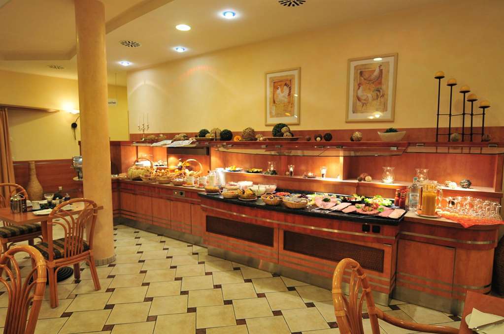 Akzent Hotel Stadt Schluechtern ***S Ресторан фото